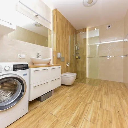 Kasprowicza 20a1 * Kolobrzeg